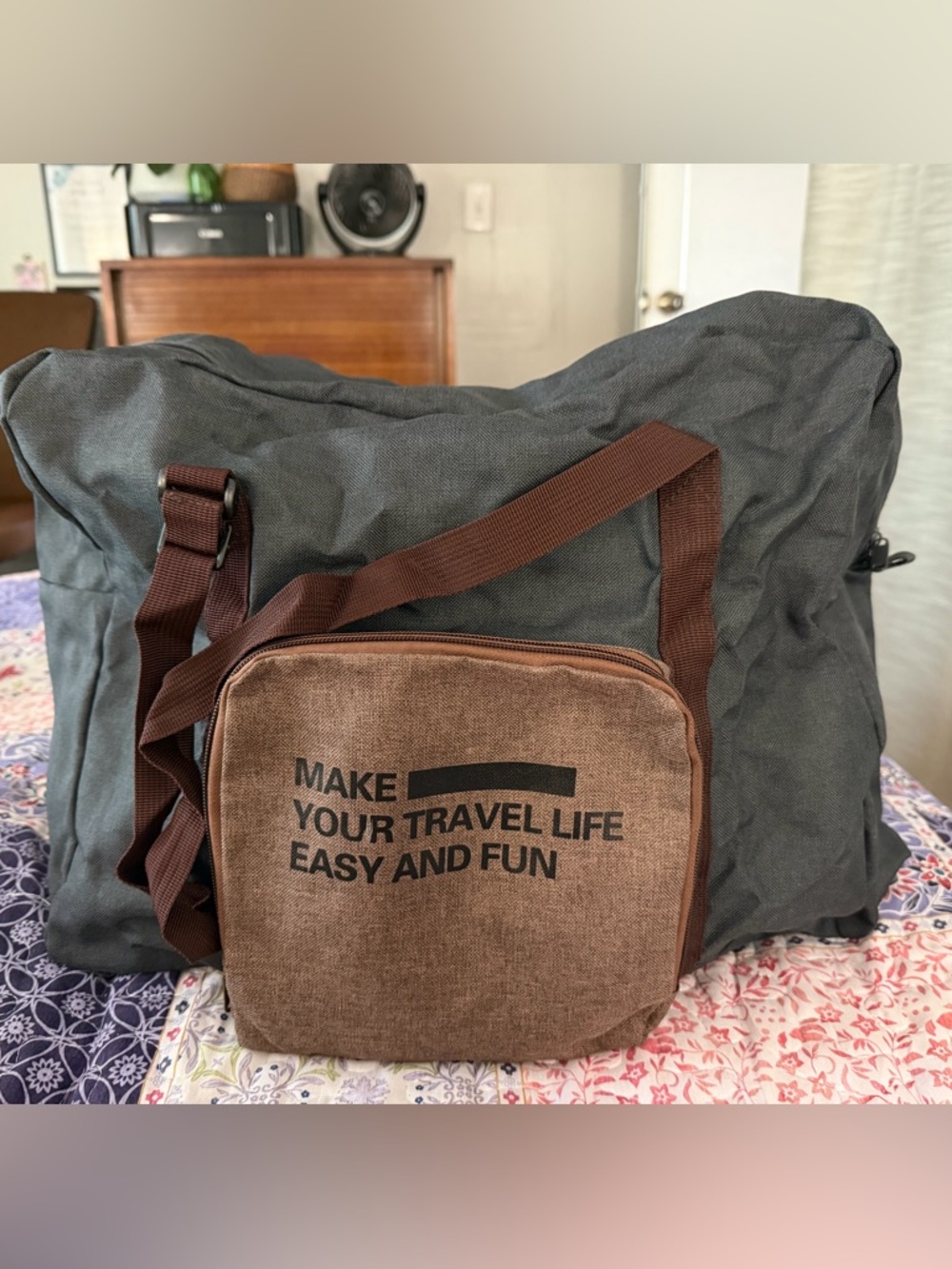 Folding travel bag